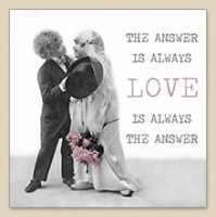 Servetel decorativ 'Love is the answer', 33cm